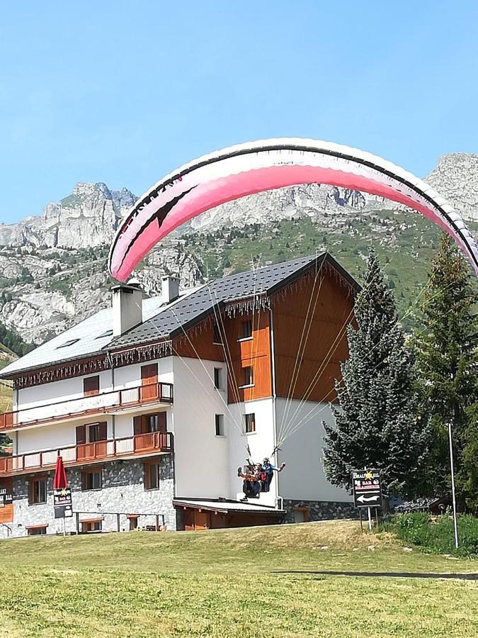Chalet Beausoleil 4 Etoiles - Prestige - Au Pied Du Col De La Croix De Fer Saint-Sorlin-dʼArves Екстериор снимка